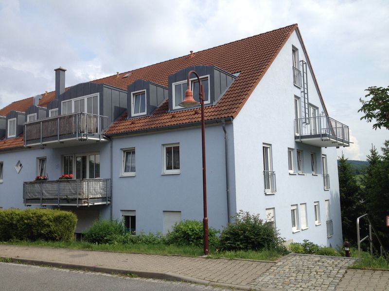 Gut geschnittene 2-Zimmer-Wohnung mit Süd-Balkon und TG-Stellplatz